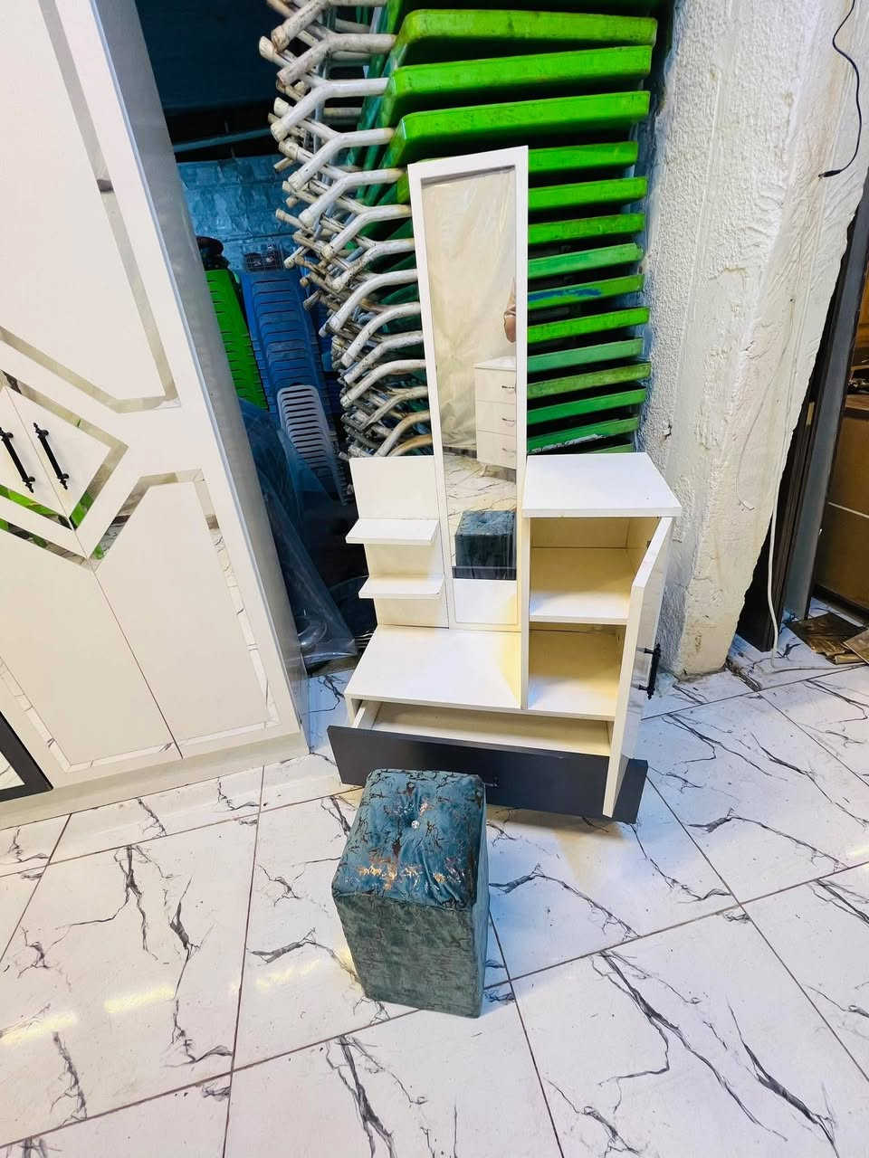 500 مع النقل والشد مجاني بغداد متوفر توصيل محافضات بكروة
+ طابوريه هديه


**إذا كنت صاحب هذا الإعلان وتريد حذفه لأي سبب، رجاءا أرسل رسالة إلى الدعم الفني**