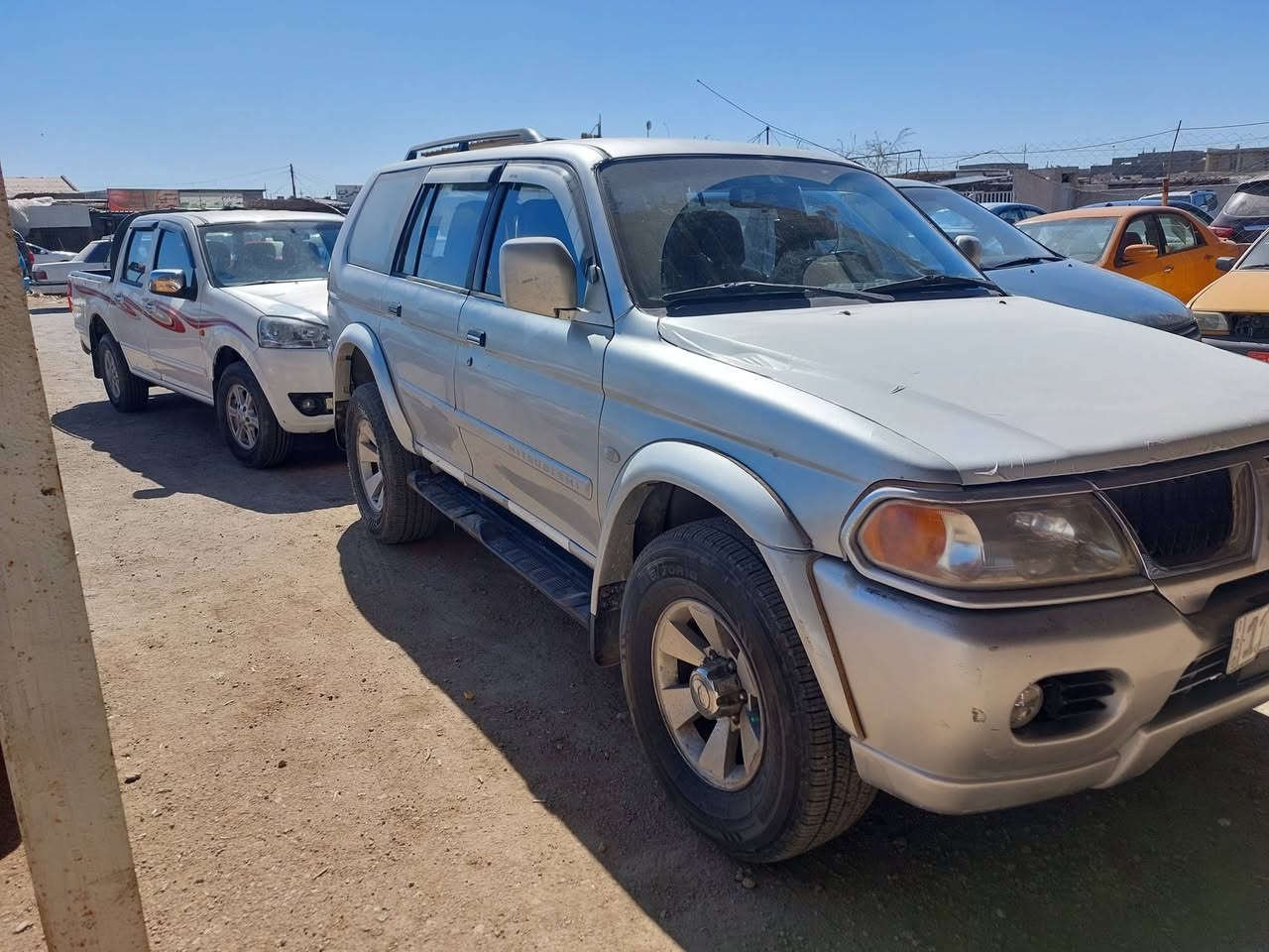 للبيع موديل 2006 مكينه وكير وتبريد شرط حداديه أمامي وخلفي جدد تخم تاير جاهزه مانقصها شي السعر 85 بيها مجال قليل مكان السياره سماوه رميثه ***********
