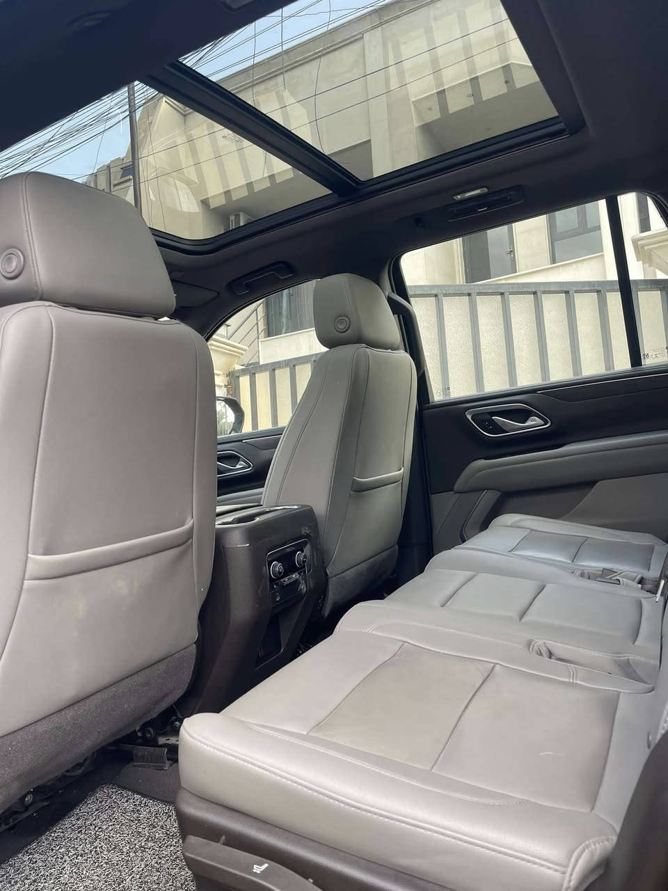 تاهو 2022 خليجي.     مواصفات.  LT signature. 

80 الف كيلو ماشي.      سيارة كلين من صبغ.  او كير  محرك بشرتت.         شوية بيها شغط.     او. سونار مجود.  

رقم بغداد دولي.       بسمي. 

مكان/بغداد.  

‏دز لي رسالة    ان شاء الله تفقنا.


**إذا كنت صاحب هذا الإعلان وتريد حذفه لأي سبب، رجاءا أرسل رسالة إلى الدعم الفني**