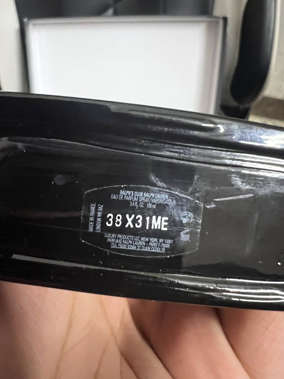 السلام عليكم عطر من Ralph Laurenجديد وغير مستخدم فقط open box ابيع فقط العطر حجمه 100ml وياه السامبل وصورة النوتات مرفقه بالمنشور

سعر ١٠٠ دولار 
مكاني بغداد 
رقم ***********
