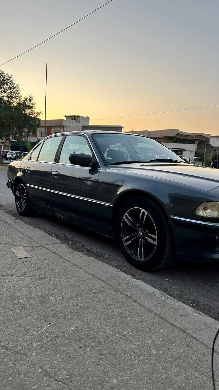 ‏ bmw للبيع 

السعر 55

بي ام صقر كاسحة 740 

موديل 1996

محرك 4400

كير اوتوماتيك + عادي 

نظام اي بي اس ABS + مانع انزلاق تركشن 

وضع قيادة عادي + سبورت

رقم الماني + كوبون + مشروع وطني سنوية 2027

غرفة جلد m كهرب

الكشنات هيتر + كشن السايق خزن ميموري وضعيات

مري جوانب كهرب - زئبق (ضد لايت العالي)

مراية وسطية كهرب 

دبل جام + كهرب

تبريد + تدفئة -التبريد قطعتين 

صندوق شفط

سنتر لوك كامل - قفل مركزي 

سويج تشغيل + سويج ريموت تحكمات

شاشة ايباد مع كامرة صندوق

حساسات امامي وخلفي بالدعاميات بس مامربوط

حساس صعود الجام ع ايد الشخص يوكف الجام

حساسات سكيورتي نظام امان شغال مع هورن 

سيدي جنجر بالصندوق

تحكمات ستيرن + ستيرن يصعد وينزل 

صبغ عام جمالية 

منظومة البانزين كاملة و نظيفة وعليها ادامة 
خابر وادلل ***********
مكان السيارة بالموصل - الايسر

#موصل #الموصل #نينوى
