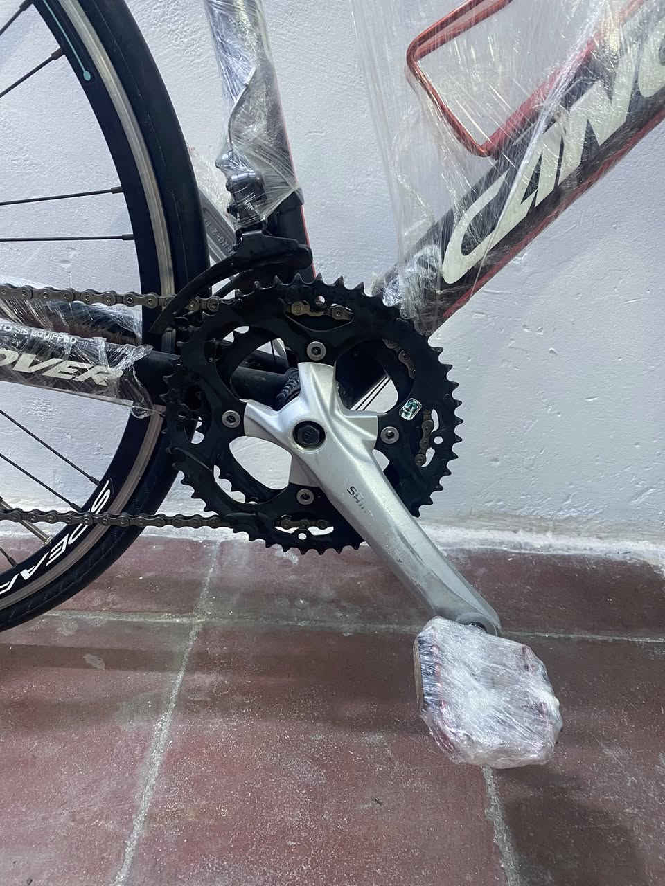 سلام عليكم بايسكل رود سباق نوع (ماركهcanover) 🔴عدد السرع الخلفيه 8واماميه2 (ماشه كاربون )
وزن الباسكل خفيف كلش بدالات شغاله كلشي شغال البايسكل استعمال قليل ونضيف تجي تكلب وتشوف 🔺سعر (275)بي مجال بصيط 📍مكاني بغداد حي العامل ***********📞
