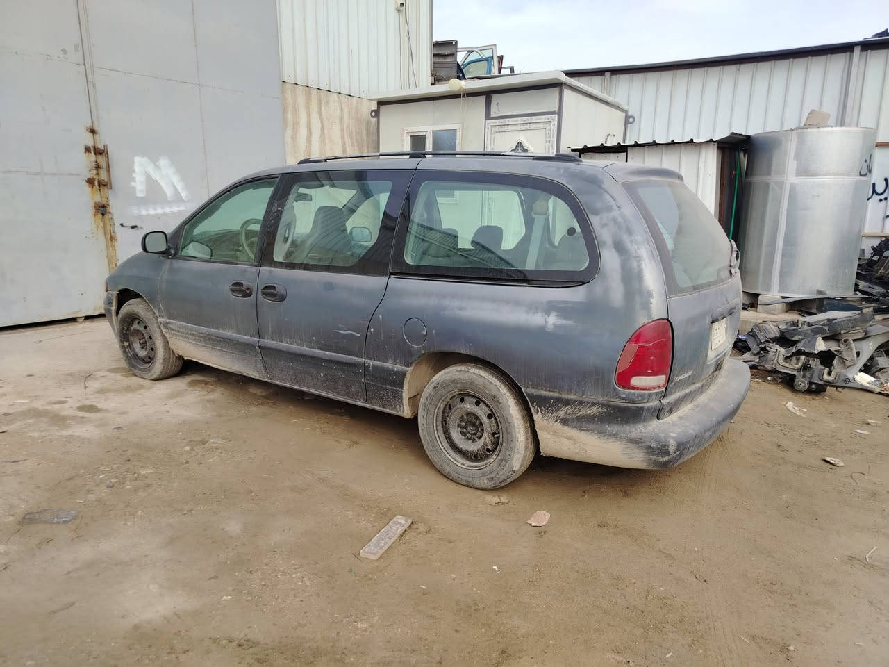 سيارتين للبيع. جاهزات  اثنينهن مكينه وكير ٣٣٠٠   شرط   مكان الحسينيه َمال راشديه   للاستفسار***********   رجاأ اذا مو شراي لا تعبني. ولا تعب نفسك    َما متواجد على الفيس فقط. اتصال
