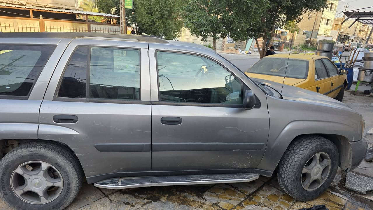 بلايزر
٢٠٠٥  خليجي بدون ضربه 
كير ومكينه جدد مال حاويه سياره كامله مكمله كهربائيات كلها شغاله تخم تايرات جدد صدر جديد مشط ستيرن جديد  بس بنيدها جارد قطره صبغ ما بيها 
رقم اربيل اصوليه 
موجوده بغداد الدوره 
السعر ٩٠


**إذا كنت صاحب هذا الإعلان وتريد حذفه لأي سبب، رجاءا أرسل رسالة إلى الدعم الفني**