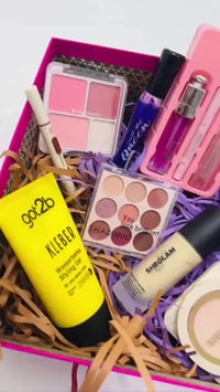 عرض عيد الحب • طقم مكياج متكامل • بغداد