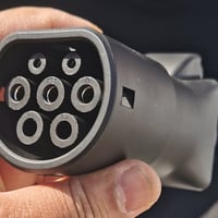 ادبتر تسحب كهرباء من السيارة تشغل اي جهاز كهربائي 07736833701