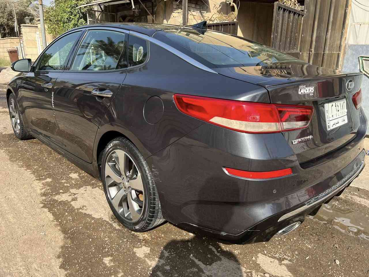 اوبتما 2019 محرك 2400 
ماشية 128 ميل 
بيهة 6 قطع سطحية هنا بالعراق على ايدي و صور حادث موجودة قبل تصليح و مكفولة من لغد و شاصي ابيع حزام 
سيارة داخلة معوقين تفك بشهر ال6 هلسنة 
سعرهة 120 ورقة و بي مجال مكان سيارة زيونة 
*********** موجود واتساب
