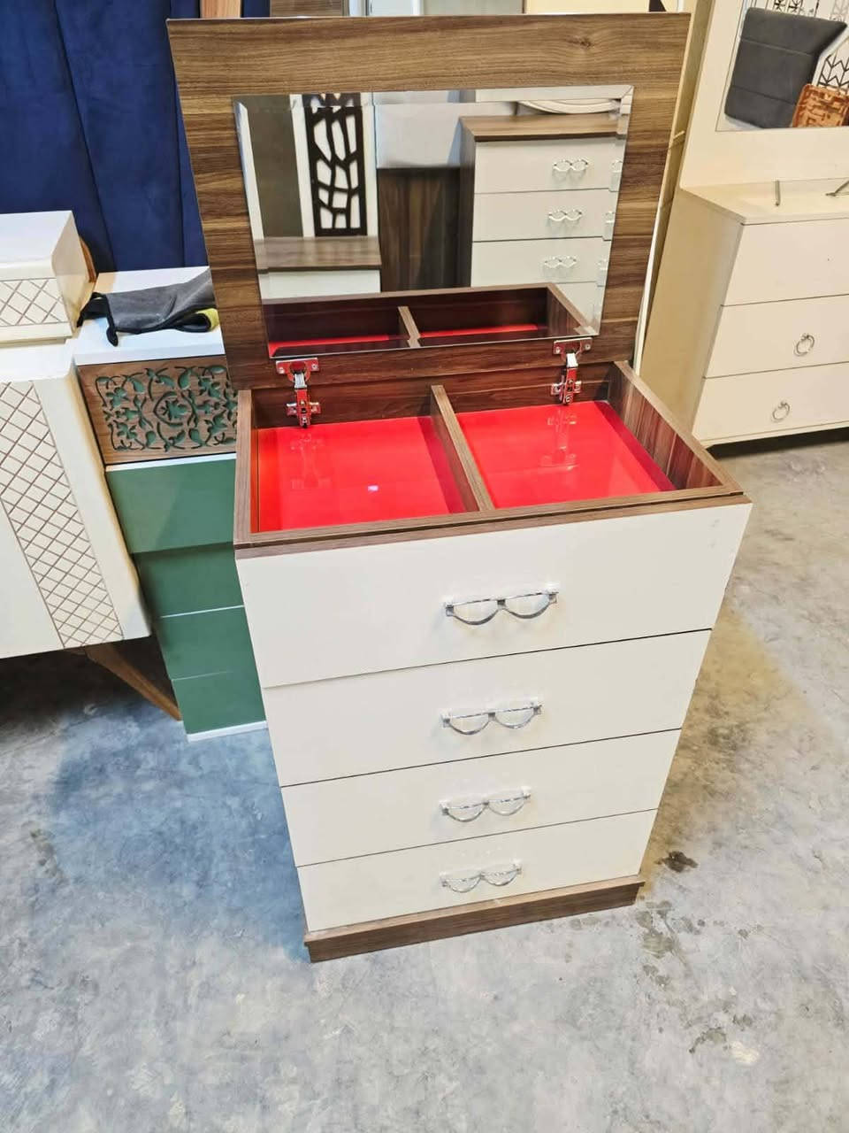 غرفة نوم مستعملة🇹🇷
 نضافة85 ٪💯
عدد القطع / 8
نضام / أسلايت 💢 
سعرها / 550 💸
شد ونقل داخل بغداد مجاني🚛
يوجود توصيل محافضات 🚛


**إذا كنت صاحب هذا الإعلان وتريد حذفه لأي سبب، رجاءا أرسل رسالة إلى الدعم الفني**