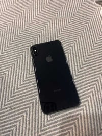 للبيع آيفون اكس إس ماكس جهاز نضيف فقط بطاريه سعرررر٢٠٠بيه مجال 0780167...