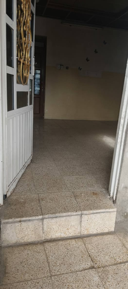 يوجد بيت الليجار  مساحه 100 متر حي سماح تسعين يم مدرسه الصيانيه السعر 225 الف
اللستفسار ***********
