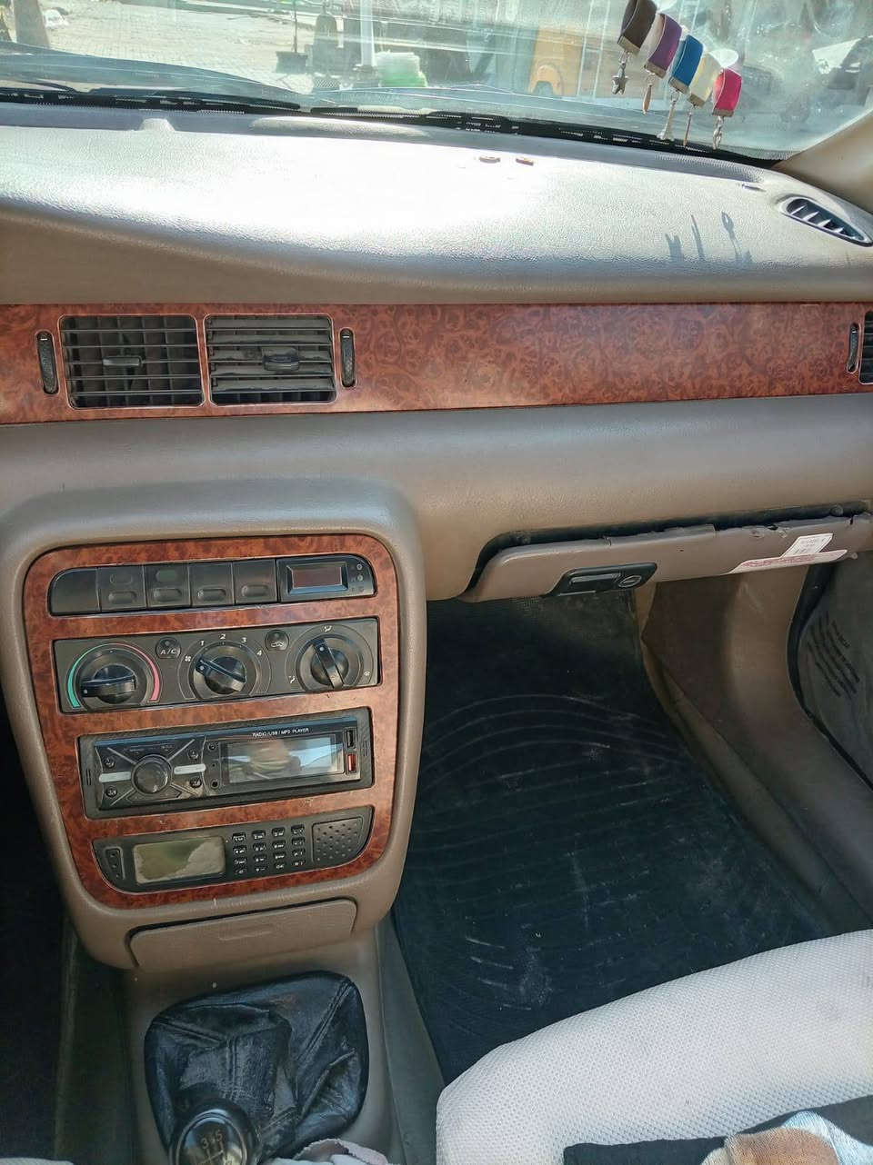 السلام عليكم
سمند ٢٠١٢ سياره نضيفه جداً سعر ٣٢ ورقه عنوان مدينة الصدر قطاع ٧٩ سياره مكينه وكير مكفول بيهه جاملغ الايسر بارد فقط  سياره رقمهه بغداد ألماني رقم الهاتف ***********
