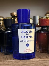 عطور فاخرة • مستعمل • بدون باكيت