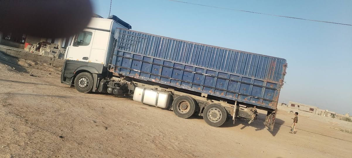 بدي حدادي للبيع نضيف اتصال *********** مال كتروز
