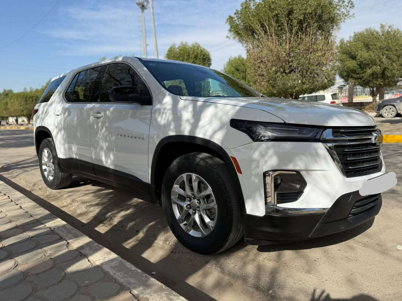 شوفرليت ترافرس 2022 Lsللبيع☑️ 
رقم بغداد  انكليزي☑️ 
6سلندر ☑️
3قطع تبريد مناخ منفصل ☑️
شاشه كامره دواره☑️ 
تحكم ستيرن 4جهات تثبيت سرعه  وتحديد ☑️مسار 
رادار امامي مانع تصادم ☑️
سايد بريك بصمه ☑️
بصمت ابواب وتشغيل بصمه ☑️
حساس ضغط اطار ☑️
لايت زنون  بلاد حاجب نهاري ☑️
7راكب ☑️
تحكم مريا جانبيه كهربائي ☑️
مانع انزلاق☑️ 
شاشه تدعم ال ابل كاربلي☑️
والاندرويد اوتو ☑️
الداخل لونين ☑️
الكشن الصف الثاني متصل ☑️
عداد المسافه 61000 كيلو ☑️
مكفوله من الارباك والغد والشاصي صور المزاد موجوده بالمنشور  كسر شباك امامي فقط 
ولاكن من وصلت تضح بيه 3قطع مبدله من امريكا  بنيد وجملغات 2امامي  سرقه  بدون حادث 
مكان السياره كربلاء  المقدسه 
السياره جدا حلوه وجاهزه ومابيه مصرف دينار 
وللعلم اني المستورد والسياره داخله بسمي  ورقمته وصارله سنتين يمي 
السعر 243$بيه مجال للشراي 
المداور ثاني يوم  
اي استفسار  تفضل خاص وتدلل 
ارجو من الجميع  الصلاة على محمد وال محمد  للبركه والتوفيق.


**إذا كنت صاحب هذا الإعلان وتريد حذفه لأي سبب، رجاءا أرسل رسالة إلى الدعم الفني**