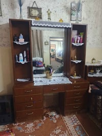 ميز تواليت • للبيع