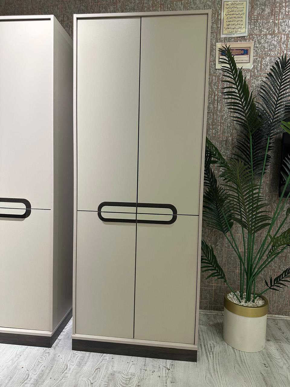 اكتشفوا روعة غرف النوم الفاخرة عندي! أجواء هادئة وتصاميم عصرية تناسب جميع الأذواق. زوروا معرضي أو تواصلوا معي لمزيد من التفاصيل. كل غرفة تحكي قصة راحة وأناقة!
عنوان كركوك سائدين بنجا علي قرب الملعب الشورجه الأولمبي 
0770 911 9095
0751 887 4550
