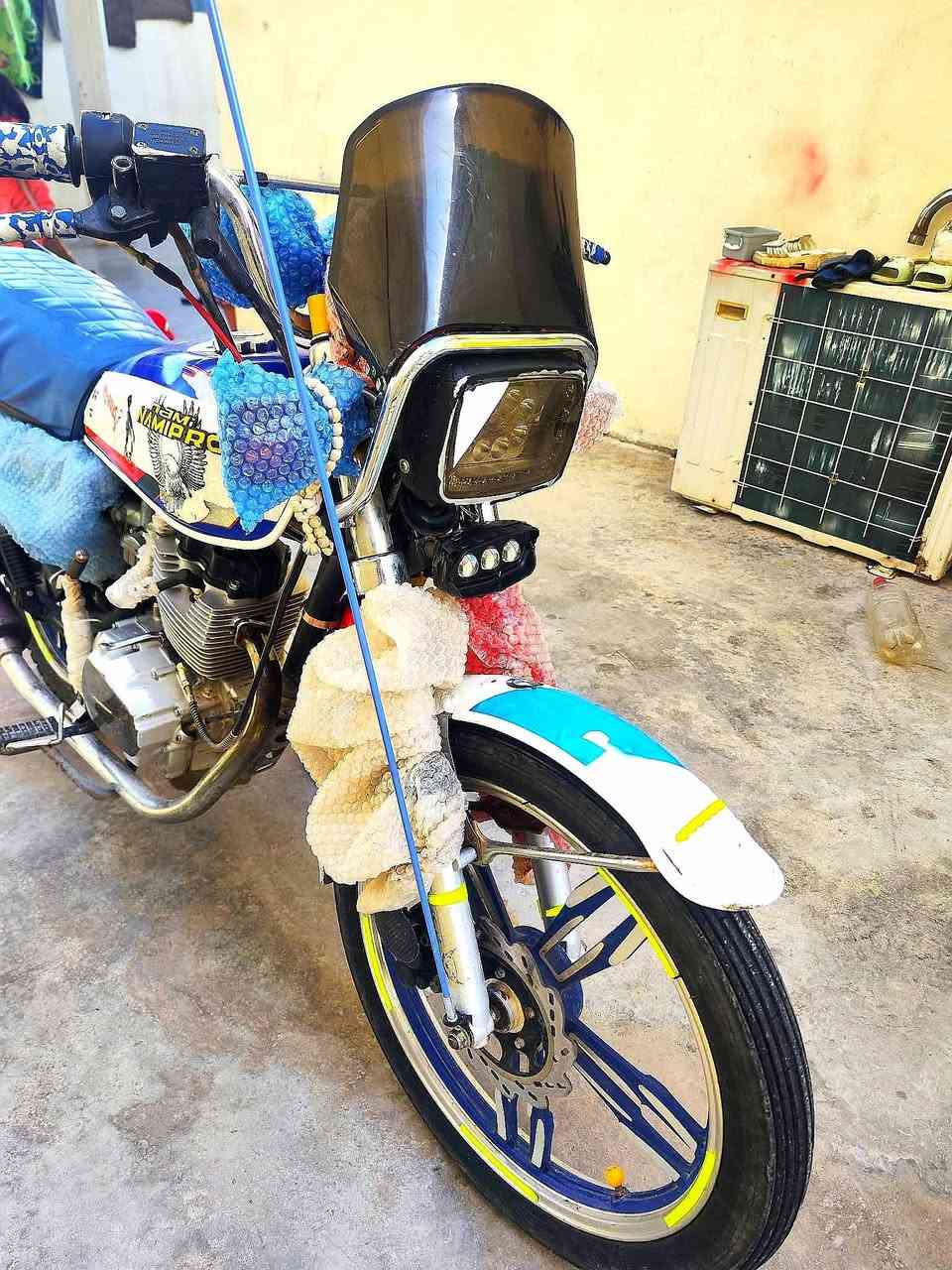 سلام علیکوم عندی ماطور للبیع کهربائیە شغال نگرە سلف  ماطور نامی برو مودیل 2021 لاصرف ولا بخار ماطور محرك کپس نضافە گدام عین سعر 525 بیهە مجال صالنصا کاتم  محرك 5گیر 150cc موشرای لاتعلق  ((رقم ***********))  مکانی🔸کرکوك قضاء داقوق
