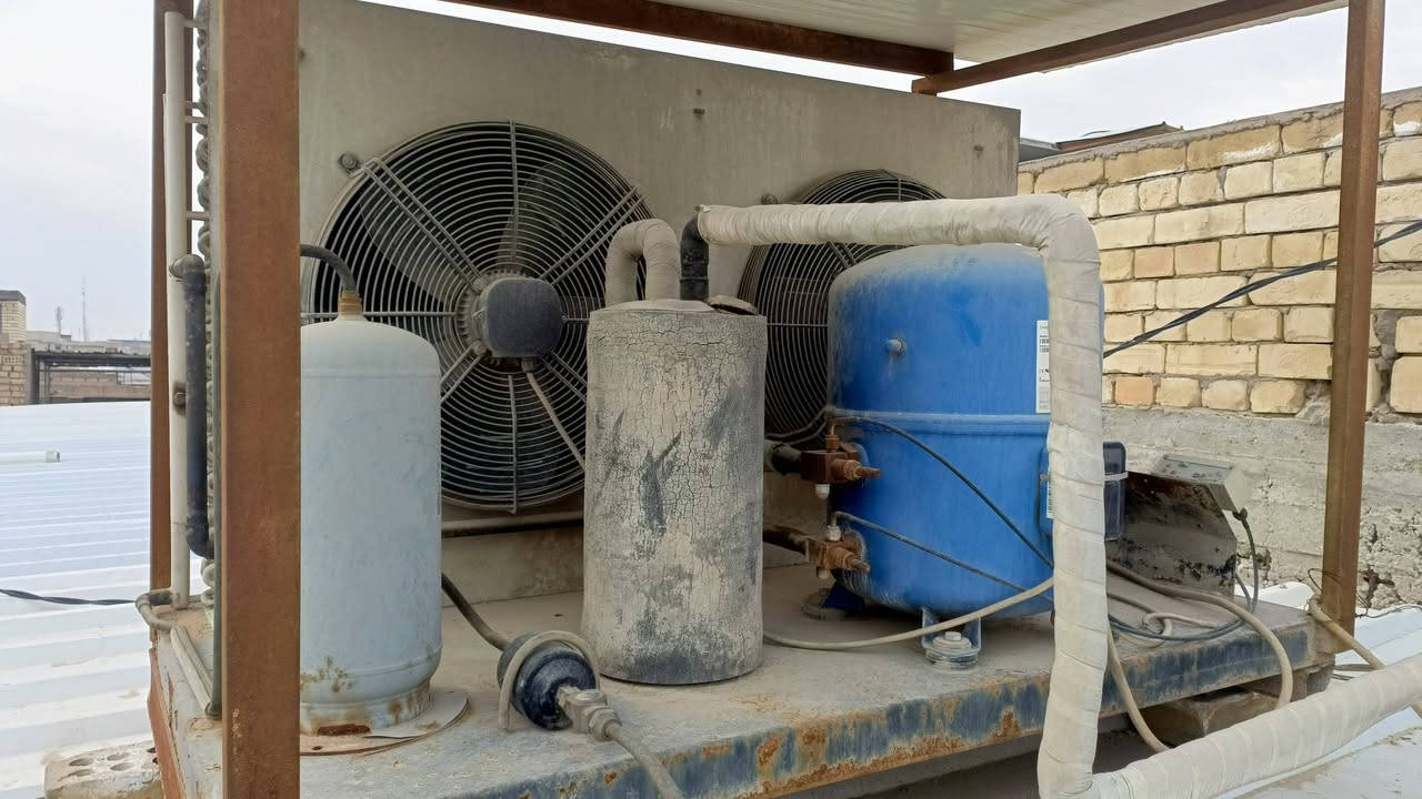 براد للبيع 10 طن تبريد مع غرفه 3في 6
شغال 100 بالميه 
***********
