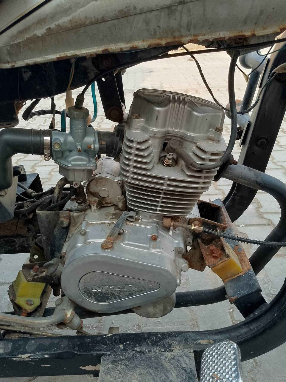 سلام عليكم ستوته أمتي ار رقم اسود البدي جمره سعر 750وبيه مجال الشراري محرك مامفتوح ***********
