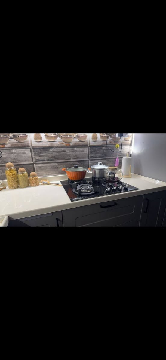 السلام عليكم كاونتر للبيع بعده جديد استعمال شي قليل كلش السعر مليون وربع مكان حي القاهره ***********
