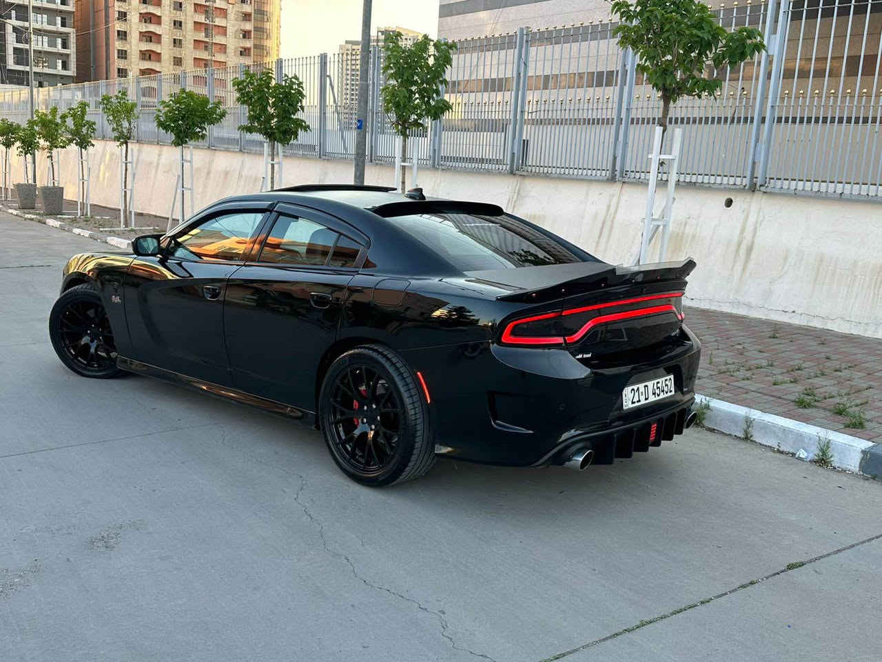 dodge charger 
2020 RT pluse
سلاید شاشە گەورە كوشین شامۆ بیلاد كوشین سارد و گەرم سوپەر تراك باك كوشین خەزن 
ڕۆیشتن ٧٩میل 
گێڕ مەكینە ئەكسل بەردی گزۆز تاخم پێش و پشتی بەشەرت 
بۆیاغ ٤ پارچە بەبێ ئێرباگ 
ڕەقەم سەنەوی نوێیە تحویل بەشەرت 
شوێن سلێمانی 
ڕەقەم و واتساب *********** أربيل, العراق
