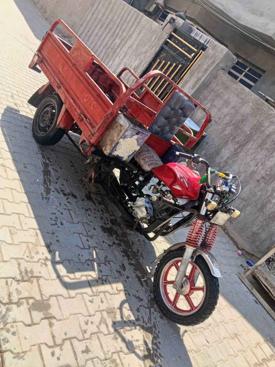 سلام عليكم ستوته جمره موديل2019 محرك مكفول من تنقيص وتبخير شاصي مكفول بس بي لحيم من الجتاف كهربائية كامله بس يرادلهة باتري ستوته مال عيشه ستوته مالتي الخاصه ضايعات الوراق مالتهة وتكفل حلال وحرام العمر كله وسعرهة مناسب المكان بغداد الشعله السعر علا التصال*********** ولشراي بي خير ويدلل
