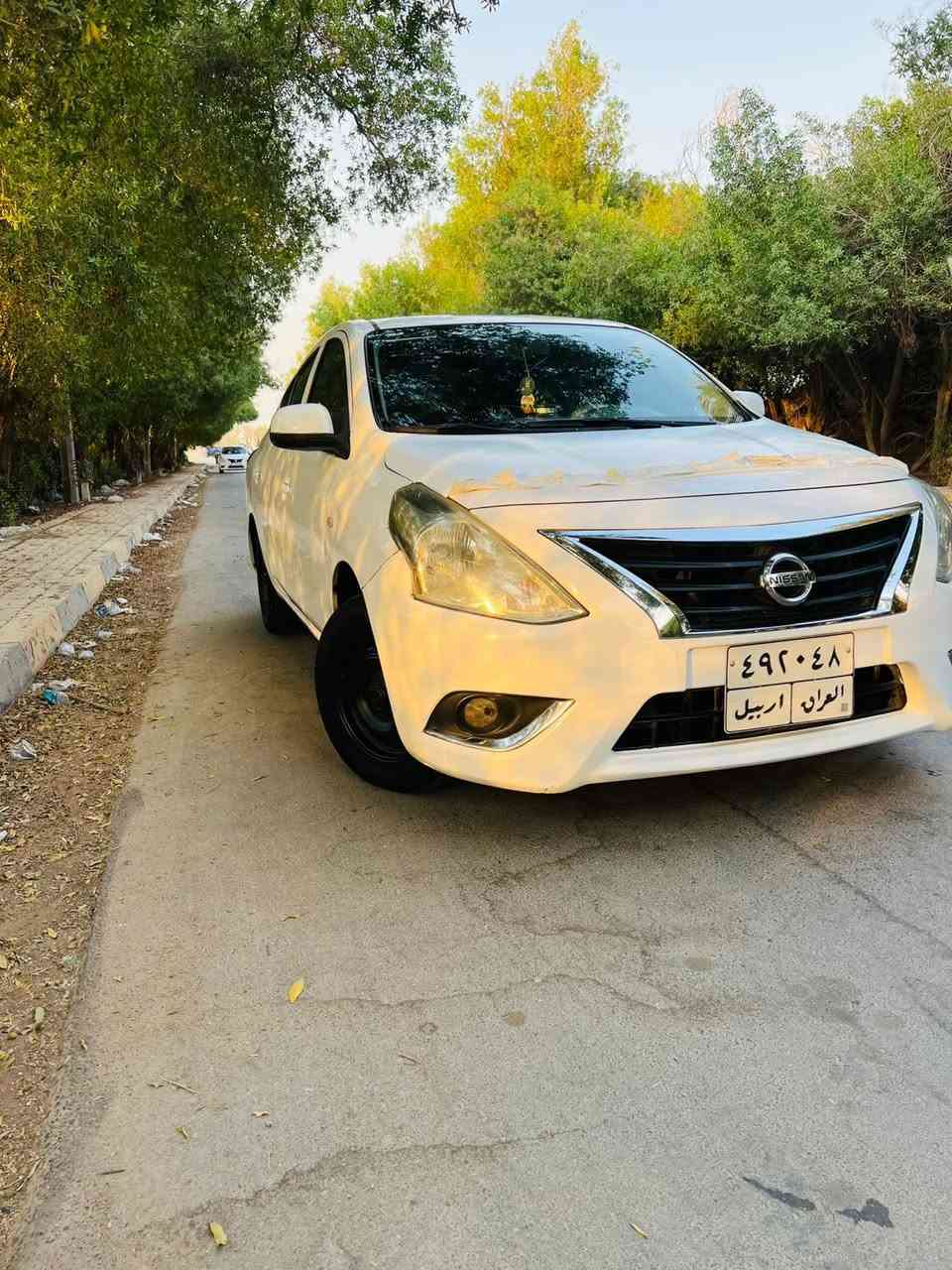 يالله.
نيسان صني 

2019

خليجي بليته زركه 

كفاله من فتح وصبغ  وتبديل 

رقم اربيل بأسم شركه 

تحويل او وكاله ثاني يوم 

بيها بارد لسياره 

كامره بيها شاشه 

شاشه كبيره 

داخلها نضيف جدآ 

تخم تاير جديد

 تخم دبلات 

جديد

بيها ملاحضات بسيطه

مكان لسياره نجف كوفه 

سعره ٩٥ وبيها مجال للشراي 

ملاحضه مراوس بسياراتوا النترا  ترهم

***********
