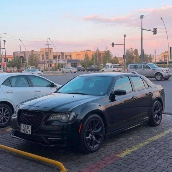 | كرايسلر 300S ويل كولد 2023
فخامة، قوة، وحضور رياضي باللون الأسود مع رنكات سبورت 

 الموديل: 2023
 الممشى: 38,000 كم فقط
 الفئة: 300S ويل كولد
 الحالة: كلين تايت – استخدام نظيف جدًا
 كفالة: كفالة لمدة عام شرط التحويل

 المواصفات والمميزات:
• فل أوبشن
• تبريد وتدفئة للمقاعد الأمامية والخلفية
• تبريد وتدفئة للدركسون
• رادار أمامي وخلفي
• نظام تحديد مسار مع سياقة ذاتية
• شاشة كبيرة مع كاميرا خلفية
• حساسات أمامية وخلفية
• تشغيل بصمة
• نظام صوت فاخر من Alpine
• مقاعد جلد كهربائية بالكامل
• إضاءة LED أمامية وخلفية
• رنكات سبورت تضيف طابع رياضي مميز
• السيارة نظيفة جدًا من الداخل والخارج

 سيارة تجمع بين الفخامة والأداء الرياضي، جاهزة للاستخدام وما تحتاج أي صرف.    رقم هاتف صاحب السيارة ***********
