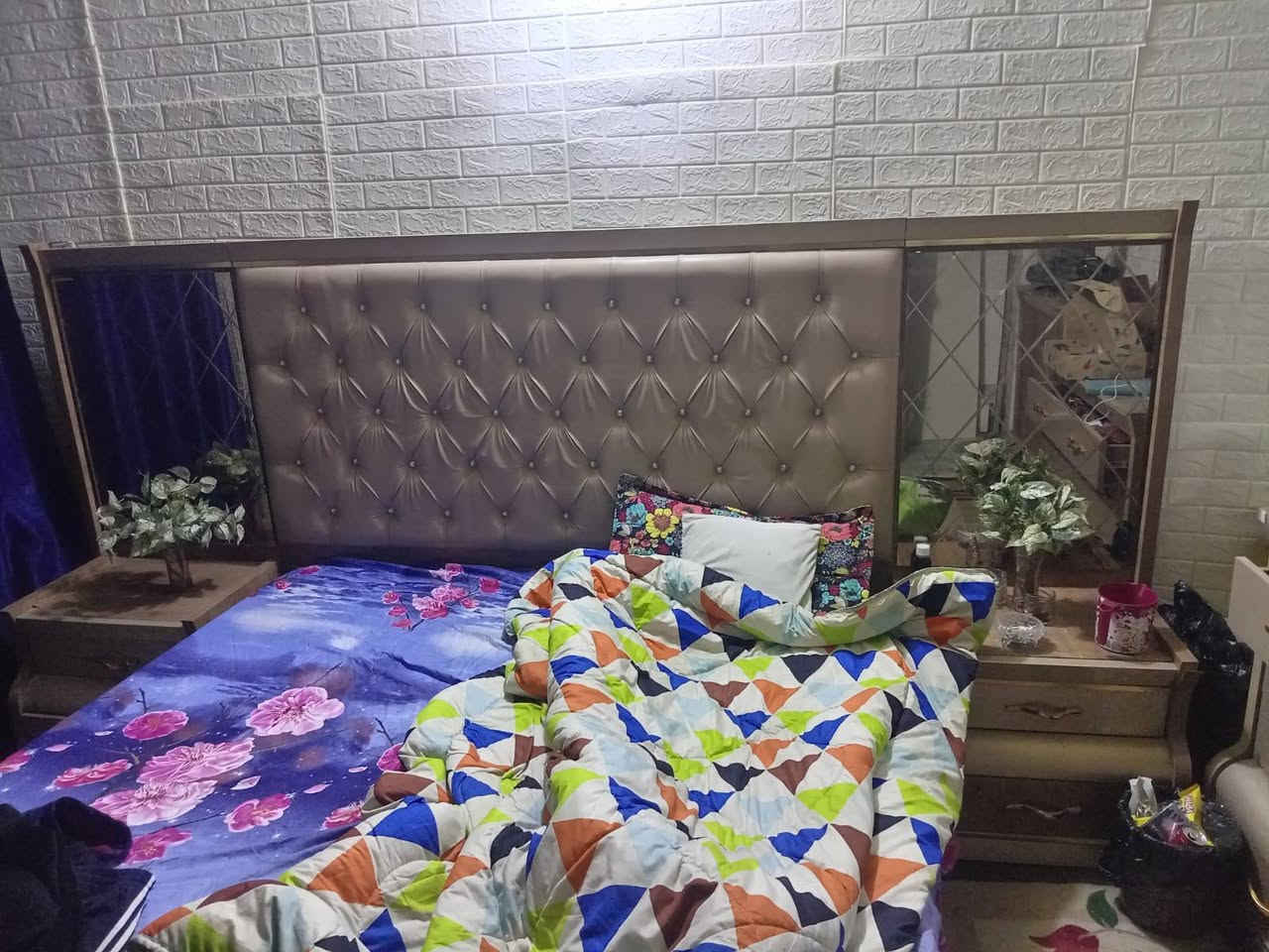 غرفه نوم اخ جديد تركي تصميم عراقي و ب نسبه البيبان اني شالعهن السعر 850 الف و بيها مجال 
التواصل:***********
