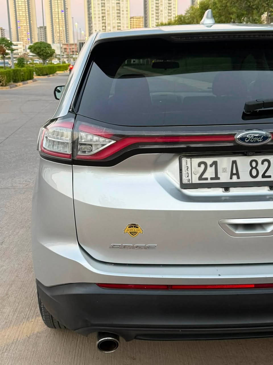 ‏‎السلام عليكم ورحمة الله وبركاته
‏‎       ——— لـلـبـيع  ———

فورد ايدج.       — Ford Edge

‏‎وراد أمريكي.     —  بدون ايرباك 

‏‎الموديل           — 2015 

‏‎فئة.                 — SE 

‏‎حجم المكينه.  —  V6 / 3500  

‏‎اللون               — سلفر   

‏‎المسافه المقطوعه — 108.000 

‏‎حاله السياره. — بدون صبغ ( السونار مرفق مع الصور )

‏‎المواصفات 
‏‎- بصمة تشغيل 
‏‎- بصمة أبواب 
‏‎-تشغيل عن بعد 
‏‎-ترحيب عند الاقتراب 
-شفتات ستيرن
‏‎- تبريد قطعتين 
‏‎- كود باب 
‏‎-كرسي السايق والراكب بحركه كهربائيه
‏‎-تحكم ستيرن جهتين 
‏‎-تحديد سرعه 
-هاندبريك بصمه 
‏‎-مانع انزلاق 
‏‎-كامره خلفيه دواره 
‏‎باقي المواصفات المعروفه 

‏‎السعر            — 125$ 

‏‎رقم السياره    — السليمانيه 

‏‎موقع  السياره — السليمانية 

‏‎للأستفسار.     — *********** - ***********
