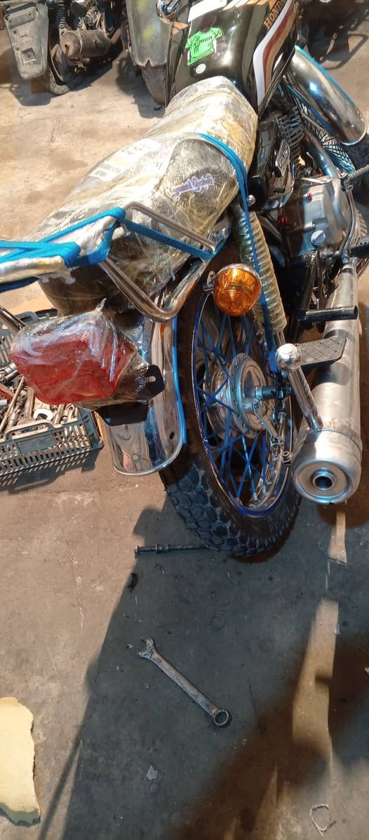 سلام عليكم
بيع مستعجل
نامه 3 حروف متياز
كهربائيات كله شغال وجديد
شراي تفضل خاص
سعر 350 وبيهة مجال بصيط
***********
