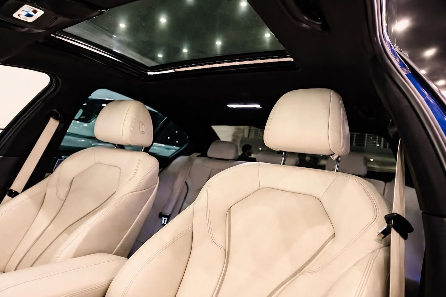 �🔥 فرصة ما تتعوض 🔥🔥
للبيع بي ام دبليو 530i موديل 2019 (فول مواصفات)

✨ سيارة فخمة + أداء عالي + راحة مطلقة

المواصفات:
✔️ فتحه سقف
✔️ شاشه كبيرة + نظام ملاحة
✔️ كاميرات + حساسات
✔️ بصمة تشغيل + دخول ذكي
✔️ كراسي جلد كهرباء مريحة
✔️ إضاءة LED حديثة

تفاصيل السيارة:
✔️ نظيفة جداً وشغل مرتب
✔️ حادث بسيط جداً (غير مؤثر)
✔️ صبغ (جاملغ خلفي + باب خلفي)
✔️ جاهزة للفحص بأي مكان

📍 الموقع: بغداد

💰 السعر: اتصل

📞 ***********

⚡ سيارة جاهزة للاستخدام الفوري وما تحتاج أي مصروف
