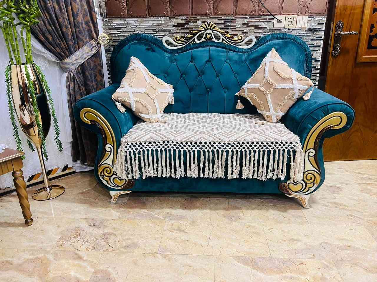 تخم للبيع عشر مقاعد نضيف اخو الجديد مكان الكوت  ناحية شيخ سعد رقم
***********
