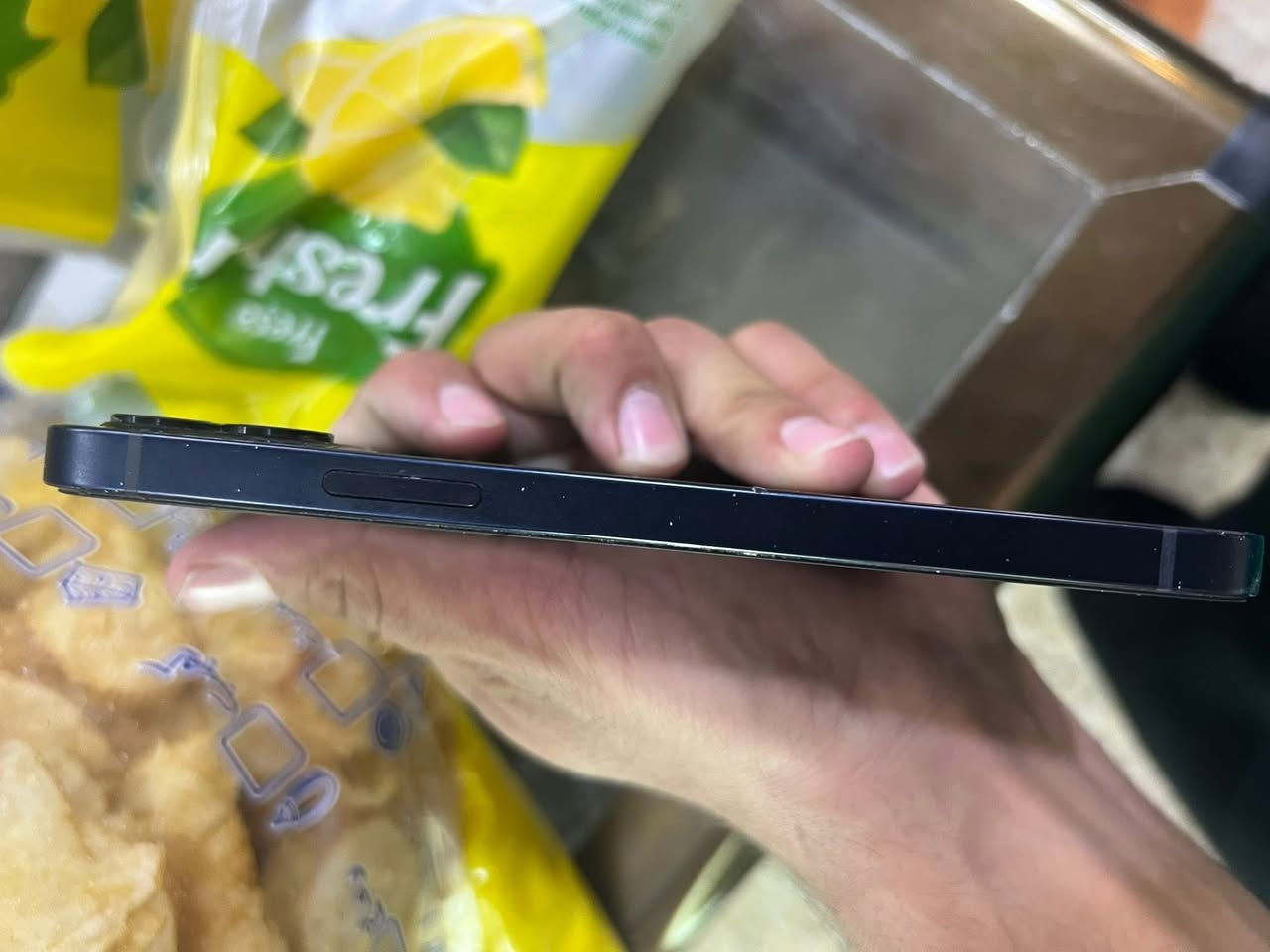 للبيع ايفون ١٢ عادي بطارية ٧٦ ذاكرة ٦٤ السعر اتصل عل رقم ما متواجت خاص ***********
