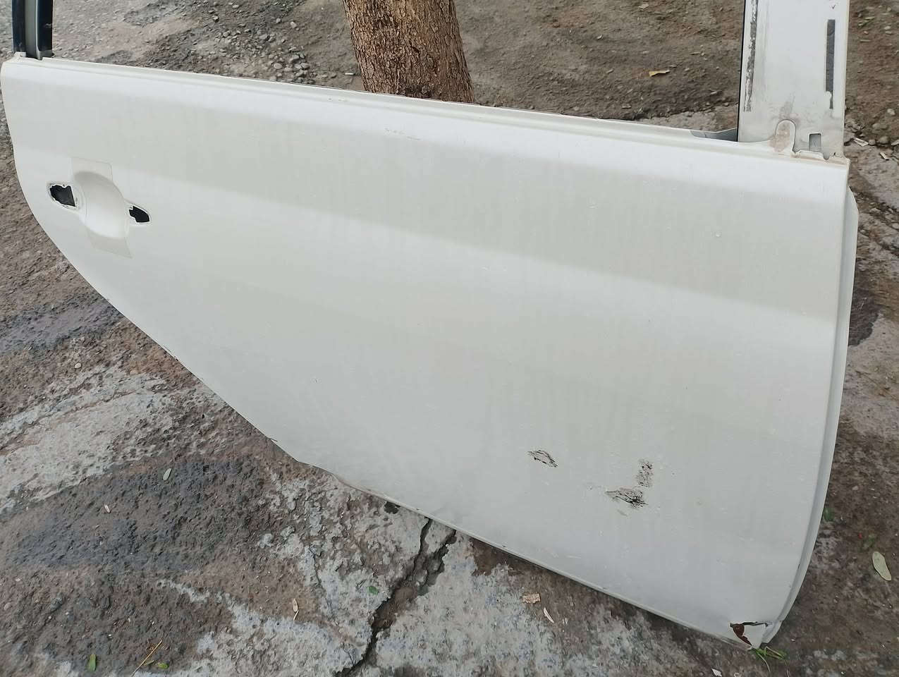 دەرگای سەکنو پشتی سەکن ئەفەلون 2012 بێ بۆیاخ کەمێک ووردەی هەیە
بۆفرۆشتن ***********
