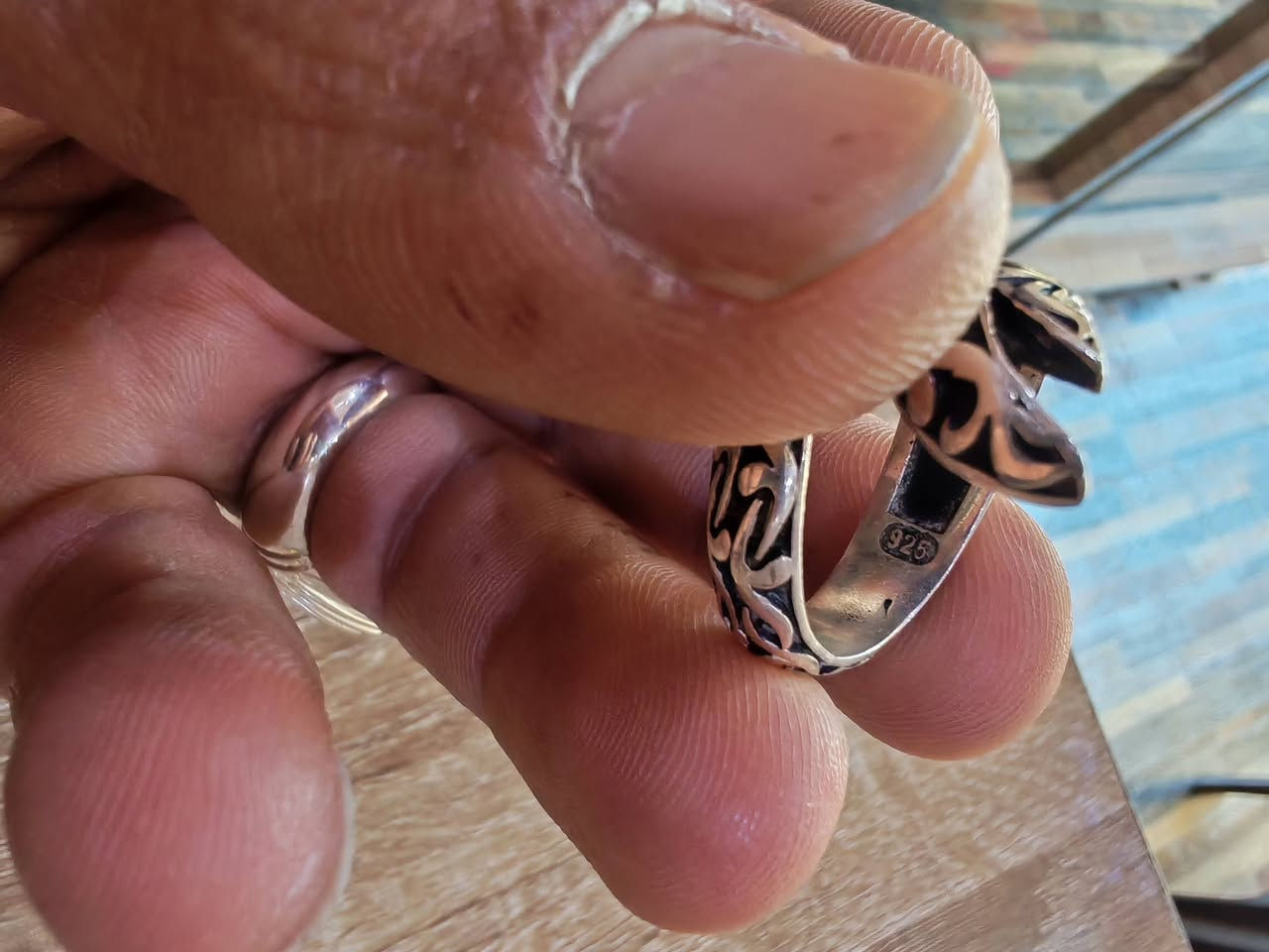 خواتم شبابية للبيع
عقيق يماني منقوش (يا علي بن موسى الرضا) عليه السلام
فيروز نيشابوري تفاحي صياغة عراقية 
مع خاتم سيف أمير المؤمنين عليه السلام
*********** بغداد مدينة الصدر
