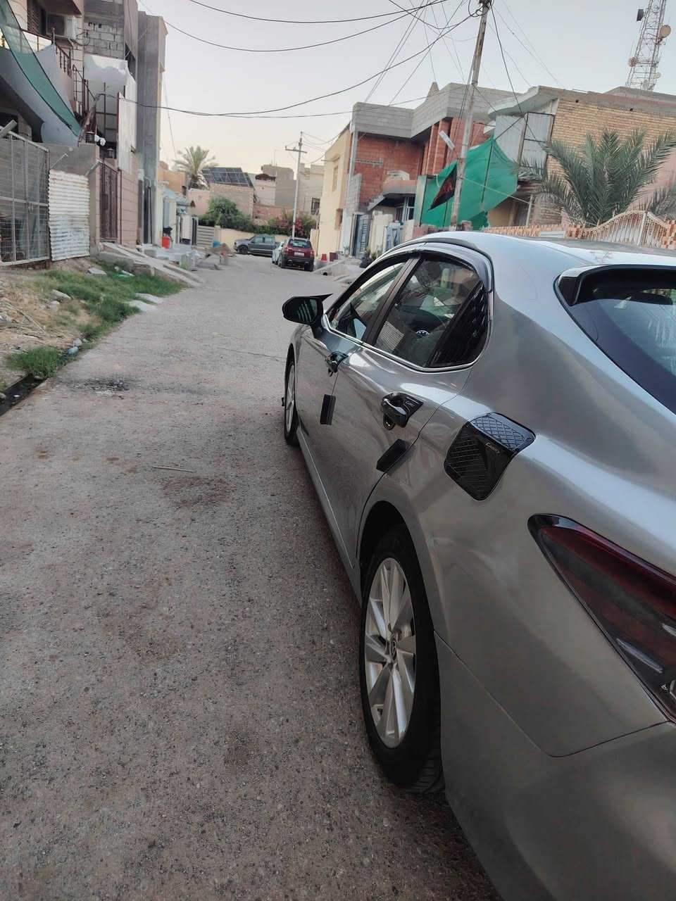السلام عليكم كامري امريكي 2023 للبيع LE بدون اريباك ماشية 42 جامرلوغ خلفي مصبوغ بدون دواخل السعر ١٩٠ وبيها مجال رقم بغداد ***********
