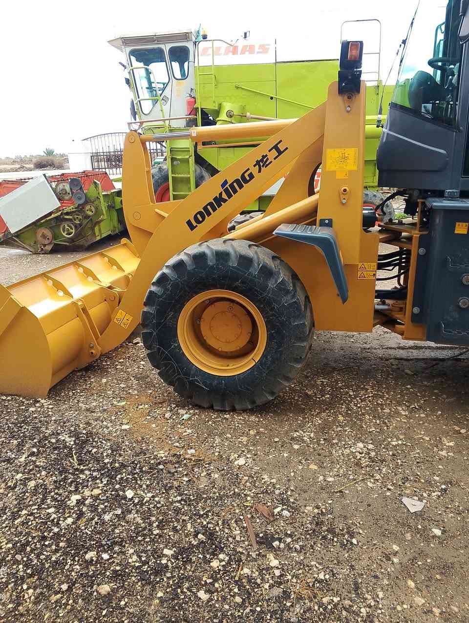 لبيع شفل صيني لونكنك موديل 25 حجم 932 بعده زيرو بدون ارقام سعر 3 دفاتر وبيه مجال قليل ***********
