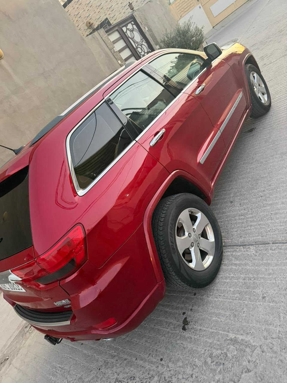 جيب 2011 هيمي 8  سلندر فول موصفات فتحه بيها قطعتين صور الحادث مرفقه بيع مستعجل 123 ورقه بسبب ضرف 
‭٠٧٨١ ٤٣٦ ٢٠٣٧
