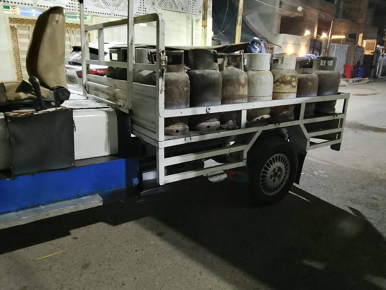 السلام عليكم ستوتة تحوير مكينة بطة  2400 كفالة كير ومكينة واكسن تخم تاير جديد حمولة 3طن راديتر جديدة دشبول شغال كهربائيات كاملة ماناقصة اي شي ربع متصرف عليهة مكينة ناعمة السعر 4 ملايين مكاني بغداد الزعفرانية رقمي ***********
