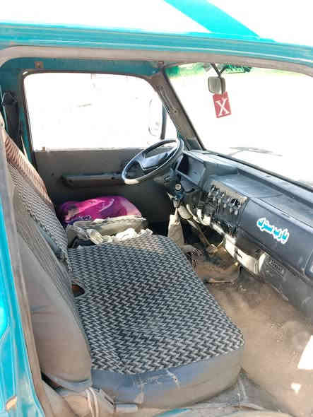 كيا 95 بلاديه 6 جنكال سنويه 29
الشاصي بي لحيم باخير البدي مظبوط 100/100 

مكاني بغداد الشعب السعر 42 
***********
