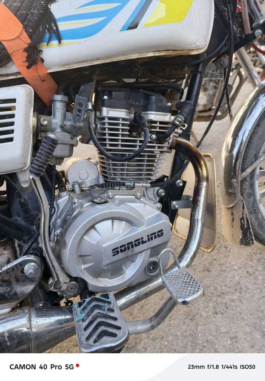 سيفان موديل 25محرك 200للبيع دراجه خير من الله ماشيااا قليل كلش بعد احله من صوره يردلهه غسله تعاجر اغسلهه مكاني بعقوبه اوراق السعر 750وبي مجال ***********
