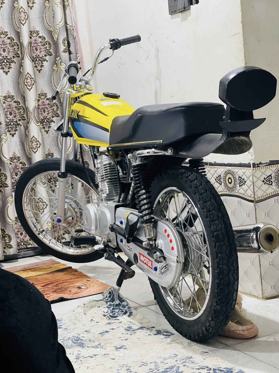 سلام عليكم لدراجه للبيع تعمير كله اصلي شاصي 18 مكفوله كفاله عامه اوراق اصوليات كامله مكاني قلعه سكر السعر 900وبيها مجال للشراي ***********
