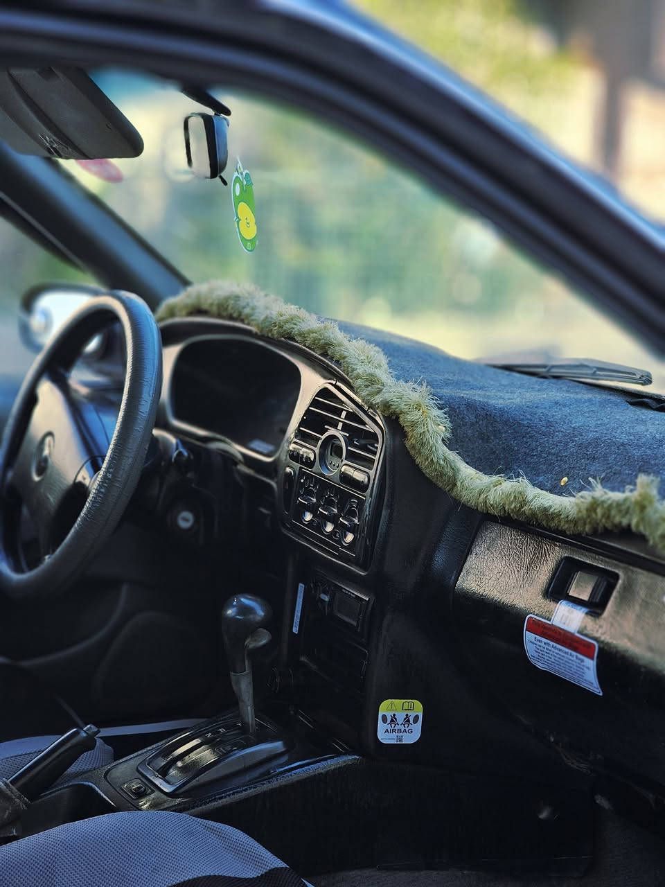 السلام عليكم.....
 برنس فراشة للبيع 
موديل 1997..... اللون اسود 
رقم ديالى الجديد  .... 
سنوية لـ 2028...
محرك مفتوح ..  
كير اوتو...
كير ومحرك خير من الله........
السياره بلاديه عدا صبغ ملاحضات فقط...
كهربائيات شغالة ....
دواخل نظيفة  ...
السعر 37وبيها مجال حك الجية .. 
مكان السيارة ديالى /بلدروز 
رقم الهاتف ‏***********
اسف عل اطاله الشراي يتصل غير متواجد عل 
فيس اتصال فقط .....
