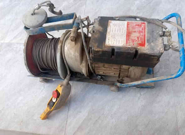 وینج ی کارەبایی بۆ فرۆشتن
بیلاد هی ئامێری بلۆکە 
بۆ زۆر شت بەکار دێت 
24مەتر سیم  
لە دەقەیەک 21مەتر بەرز ئەکاتەوە 300kg
بەکارەبای سینگل کاردەکا 8ئەمپێر کارەبای پێویستە
هەولێر

سعر: لە کۆمێنت داوای بکە ڕاستەوخۆ بۆت دێت 🤖 

بەجوانی و پاکی ماوەتەوە 

***********
