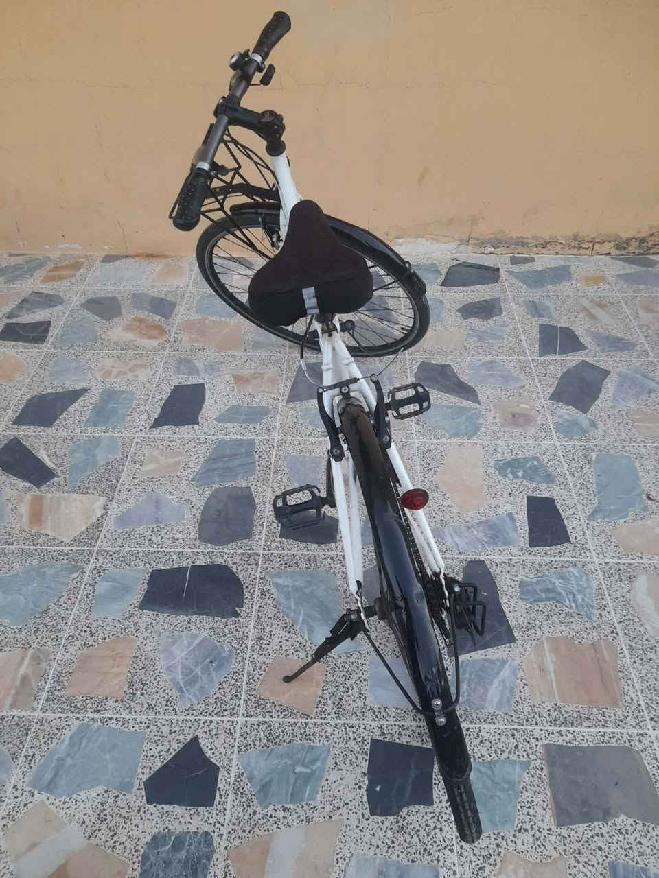 للبيع وللتواصل اكثر اتصل
***********
