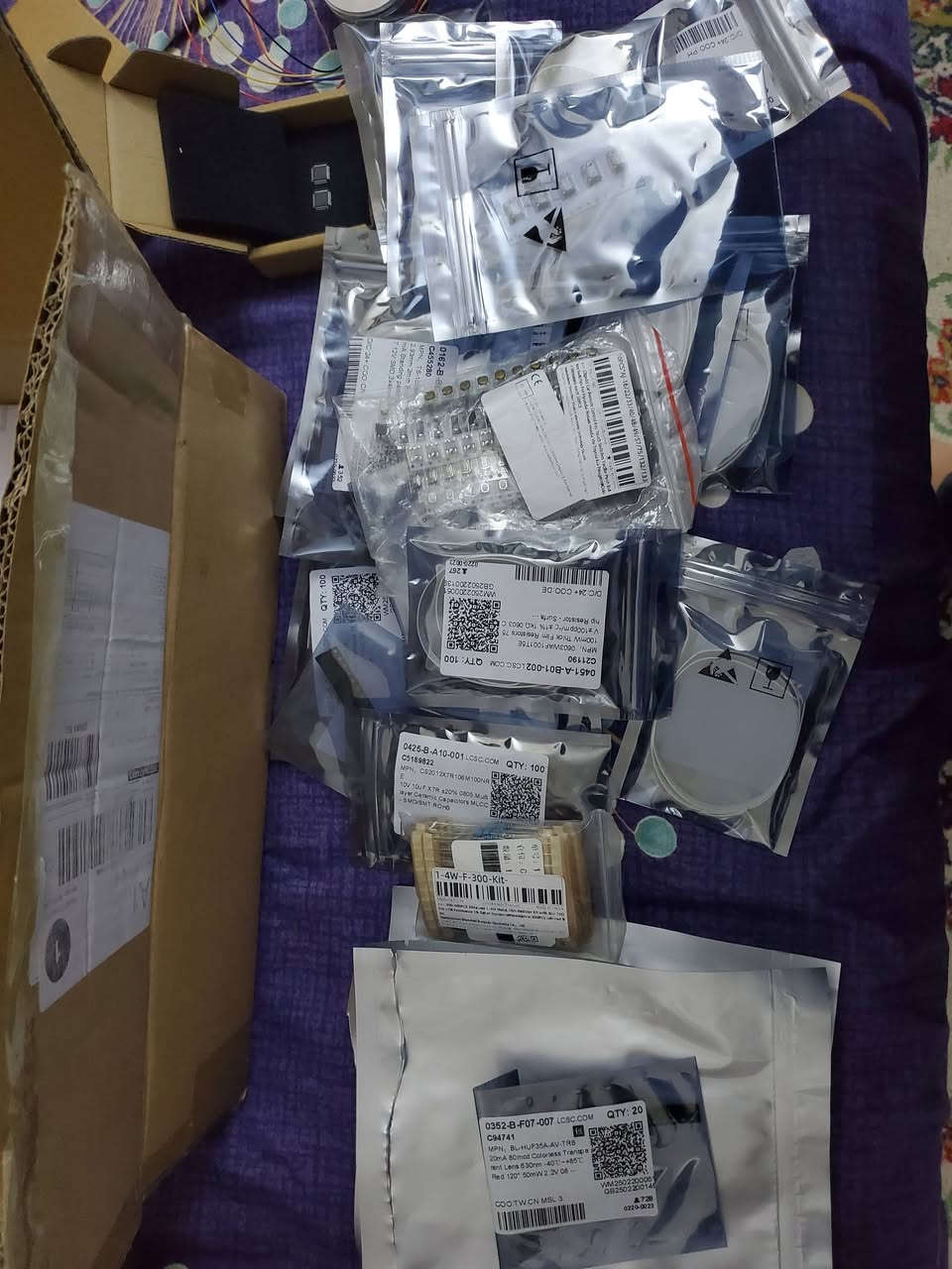 شلعه الكترونيات بهذا الشكل مقاومات ولدات وهيج امور بهذا الشكل


**إذا كنت صاحب هذا الإعلان وتريد حذفه لأي سبب، رجاءا أرسل رسالة إلى الدعم الفني**