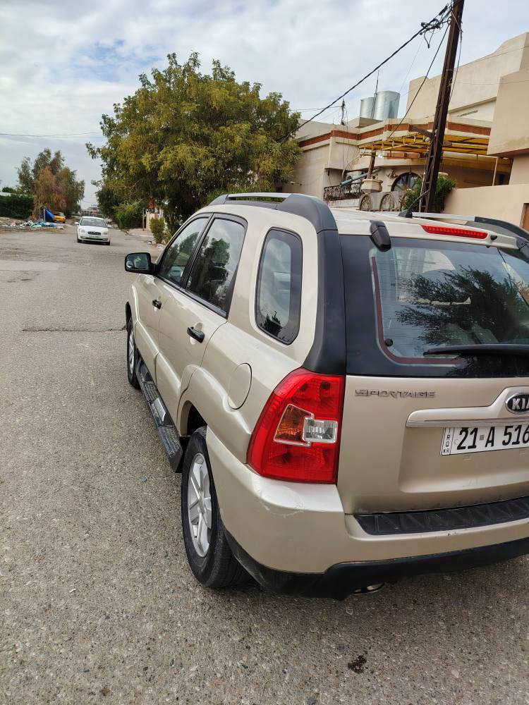 كياسبورتج للبيع موديل 2009 سنويه جديد هه زه جديد سياره كفاله عامه اي عيب مابي كير محرك شرط سعر 122ورقه مجال استفسار انتصل *********** كركوك, العراق
