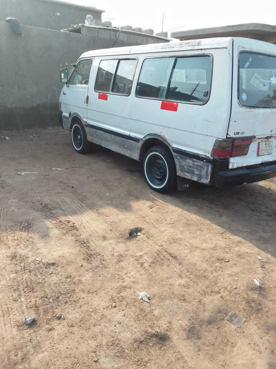 السلام عليكم كيه بسته للبيع موديل 94 سنويه نافذه سنه شواصي بلاد كير اكسل مكينه خير  من الله تخم تاير كهربائيات كلها شغاله مصفره هيه وغرامات السعر 38  المكان كوت شارع النفط الشراي يتصل ***********
