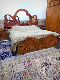 غرفة نوم كاملة • خشب عراقي ثقيل • ٩ قطع